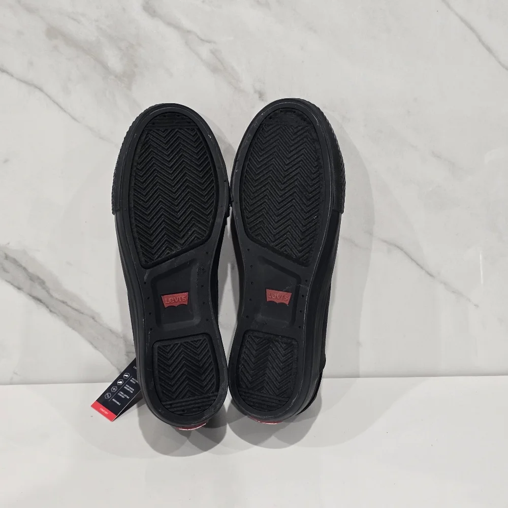 Levi's | Black Sneakers Size 7.5 NWT